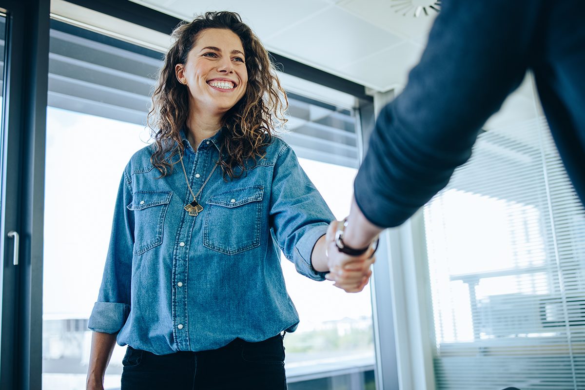 hire-agency-handshake-blog